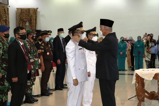 Gubernur Sumbar Mahyeldi melantik Hendri Septa sebagai Walikota Padang sisa masa jabatan 2019-2024.